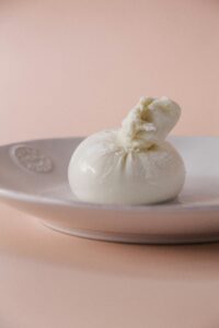 Leia mais sobre o artigo Qual o sabor do queijo burrata?